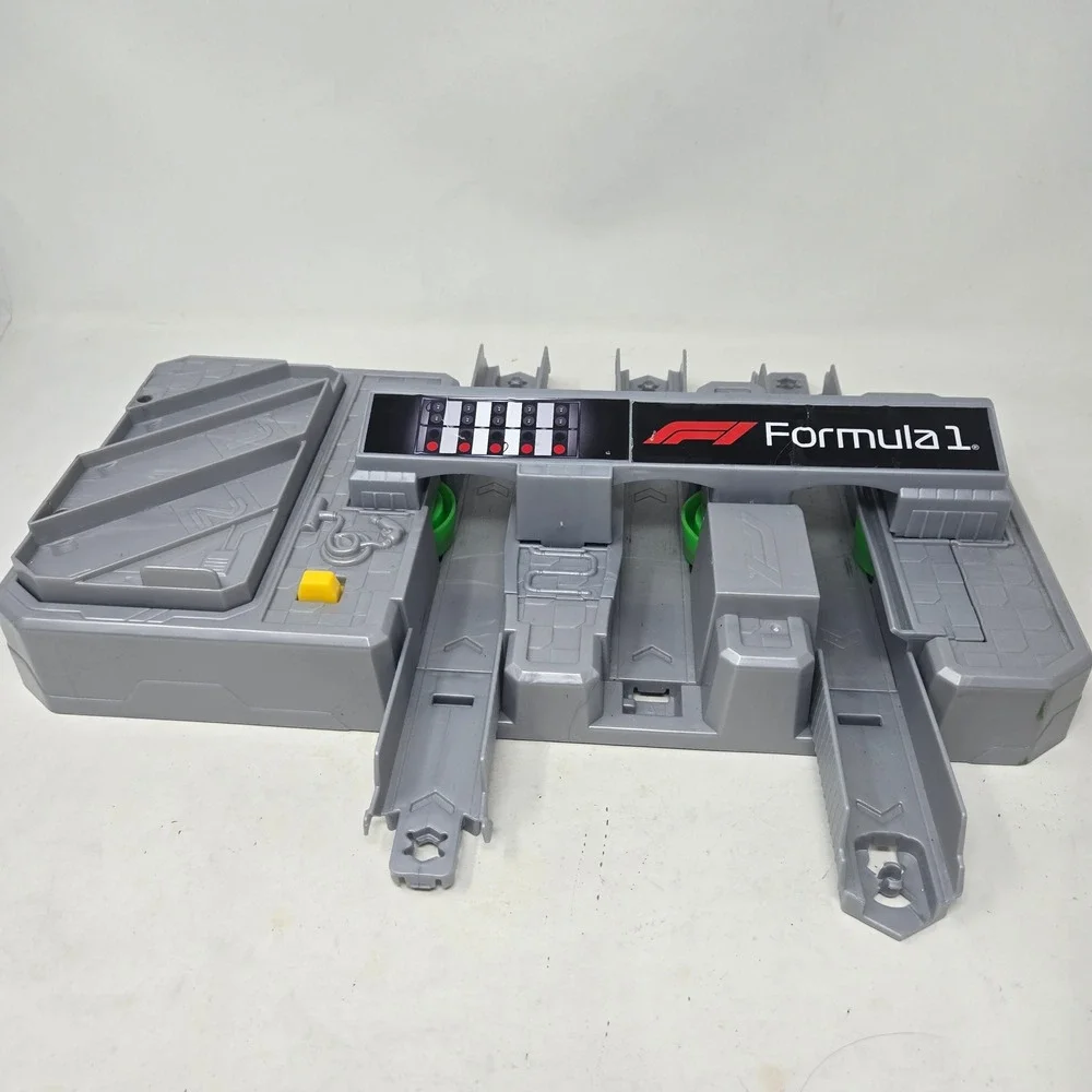Hot Wheels Formula 1 F1 Motorized Track Launcher Pit Stop JDY16 Mattel 2025 Gray